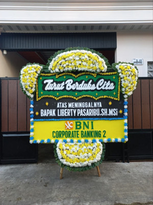 Papan Bunga Duka di Gunung Sahari Utara