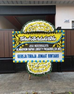 Papan Bunga Duka di Gunung Sahari Utara
