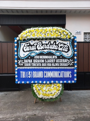 Papan Bunga Duka di Gunung Sahari Utara